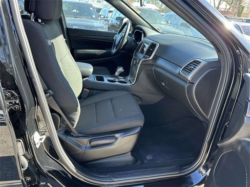 Certified 2020 Jeep Grand Cherokee Laredo image 23