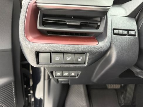 Used 2025 Toyota Prius Plug-In Hybrid w/ Limited Premium Package image 9