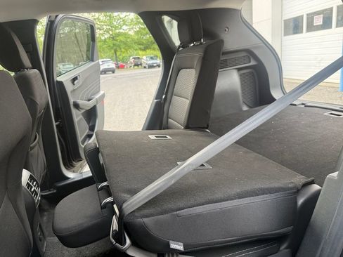 Used 2025 Ford Escape Active AWD/4WD image 27