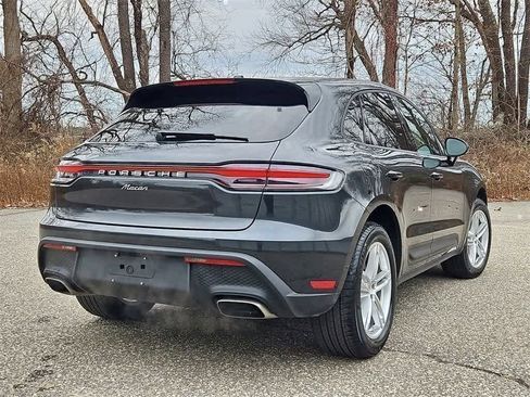 Certified 2025 Porsche Macan image 7