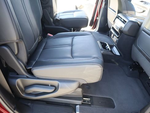 New 2026 Jeep Grand Wagoneer Limited AWD/4WD image 16