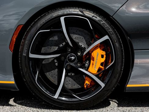 Used 2021 McLaren Elva RWD image 71