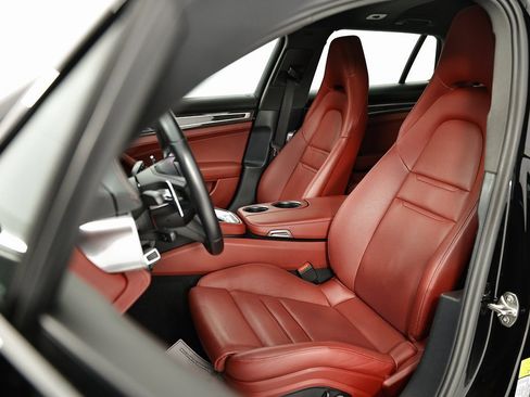 Certified 2023 Porsche Panamera 4S image 5