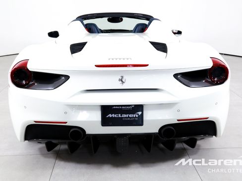 Used 2018 Ferrari 488 Spider RWD image 8