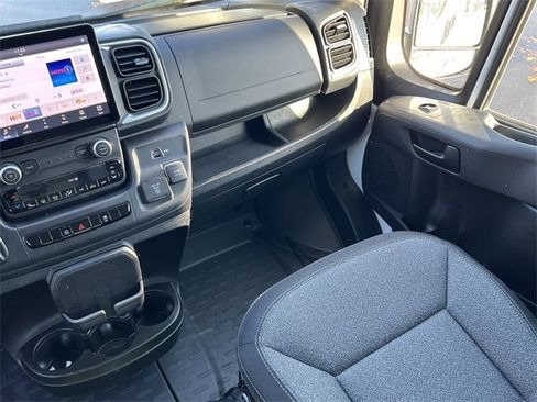 New 2024 RAM ProMaster 3500 w/ Quick Order Package 22G SLT image 31