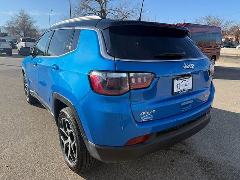 Used 2024 Jeep Compass Limited image 8