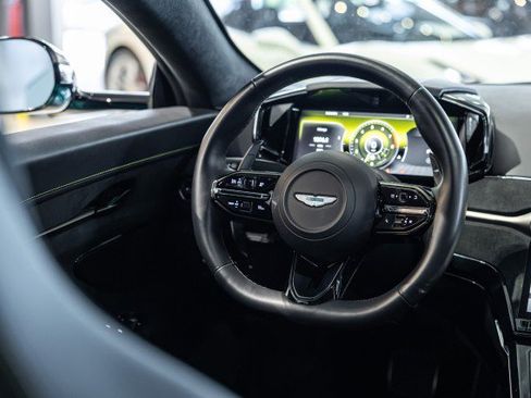 Used 2025 Aston Martin V8 Vantage Coupe RWD image 46