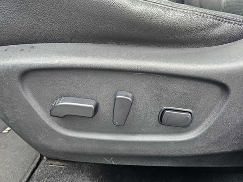 Used 2016 Nissan Rogue SL w/ SL Premium Package image 29