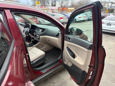 Used 2016 Hyundai Tucson Sport image 16