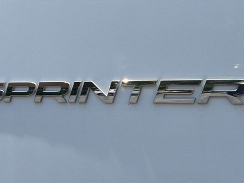 Used 2021 Mercedes-Benz Sprinter 2500 image 41