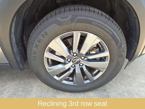 Used 2025 Nissan Pathfinder SV image 12