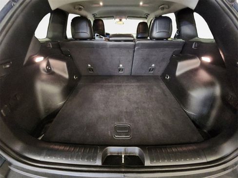 Used 2019 Jeep Cherokee Latitude Plus w/ Cold Weather Group image 25