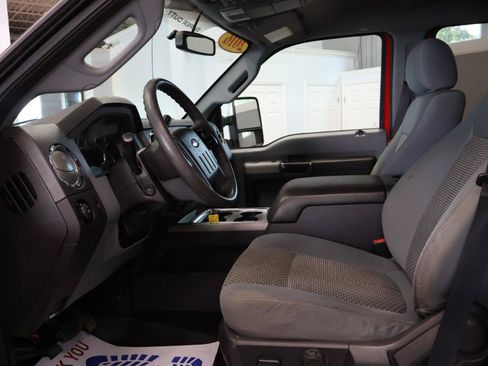Used 2016 Ford F250 XLT w/ XLT Premium Package AWD/4WD image 12