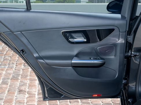 Used 2022 Mercedes-Benz C 300 Sedan image 12