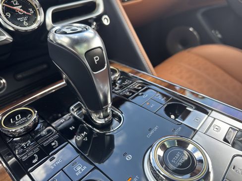 New 2025 Bentley Flying Spur Speed image 18