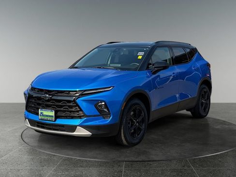 Used 2024 Chevrolet Blazer LT w/ Convenience Package AWD/4WD image 3