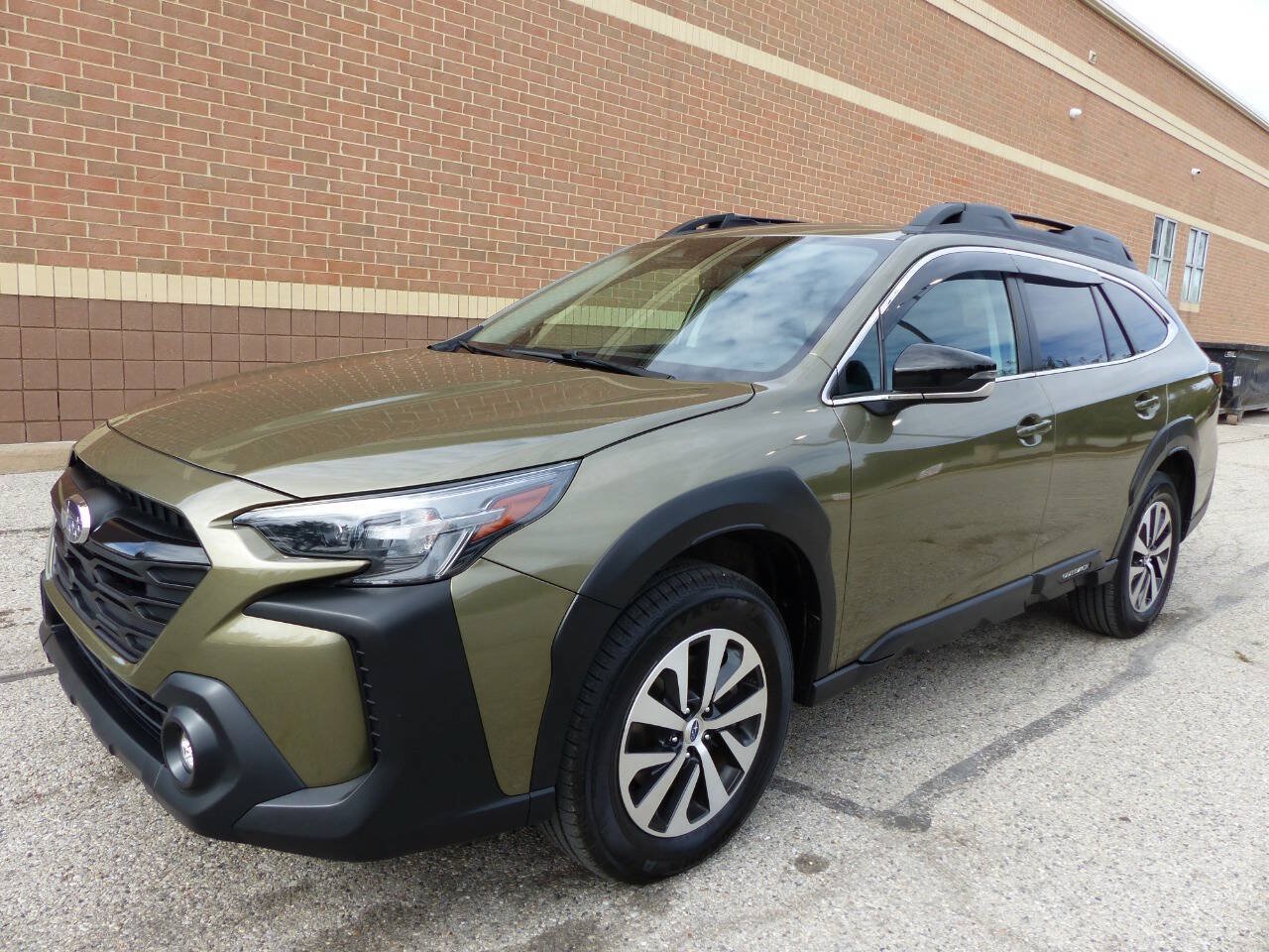 Used 2023 Subaru Outback Premium AWD/4WD image 5