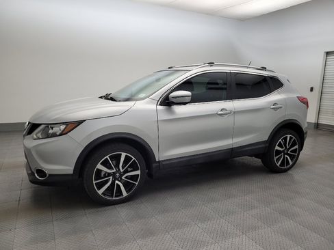 Used 2017 Nissan Rogue Sport SL FWD image 2