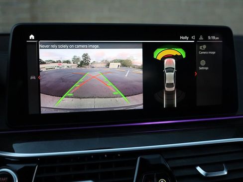 Used 2022 BMW M550i xDrive image 37