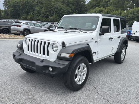 Used 2022 Jeep Wrangler Unlimited Sport AWD/4WD image 3