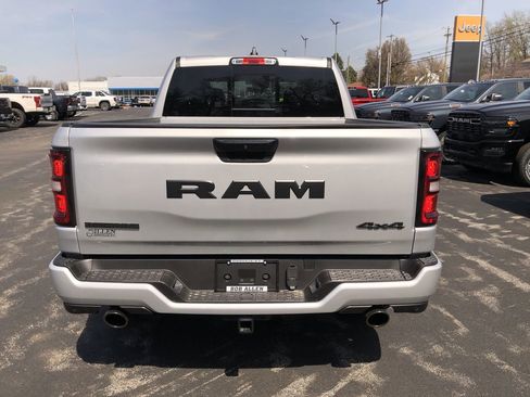 New 2026 RAM 1500 4x4 Crew Cab image 18