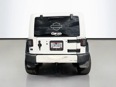 Used 2015 Jeep Wrangler Unlimited Sahara w/ Connectivity Group AWD/4WD image 7