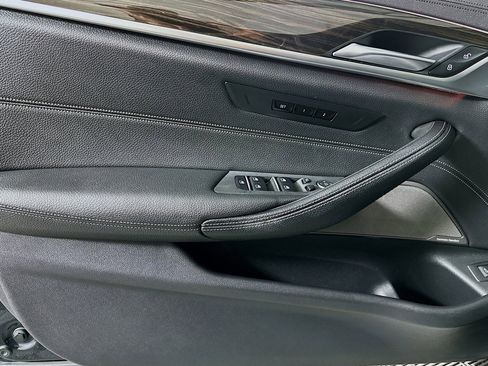 Used 2018 BMW 540i RWD image 21
