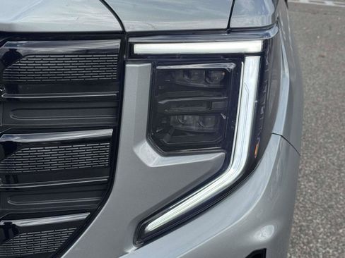 Used 2025 GMC Sierra 1500 Elevation image 6