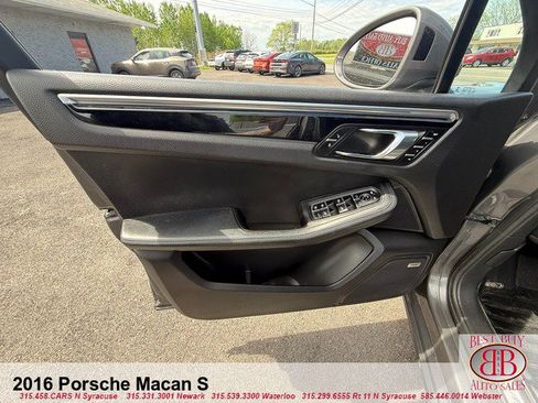 Used 2016 Porsche Macan S AWD/4WD image 17