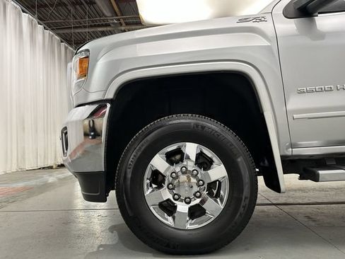 Used 2019 GMC Sierra 3500 SLT w/ Duramax Plus Package AWD/4WD image 21