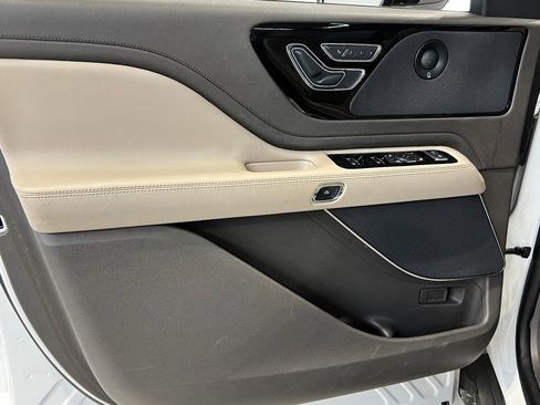 Used 2022 Lincoln Aviator Reserve w/ Elements Package Plus image 35