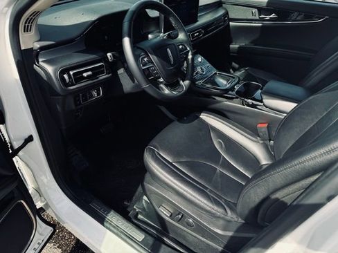 Used 2023 Lincoln Nautilus Standard image 19