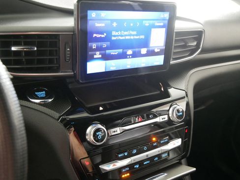 Used 2022 Ford Explorer ST-Line AWD/4WD image 22