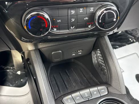 Used 2024 Chevrolet TrailBlazer LT w/ LT Cold Weather Package AWD/4WD image 30