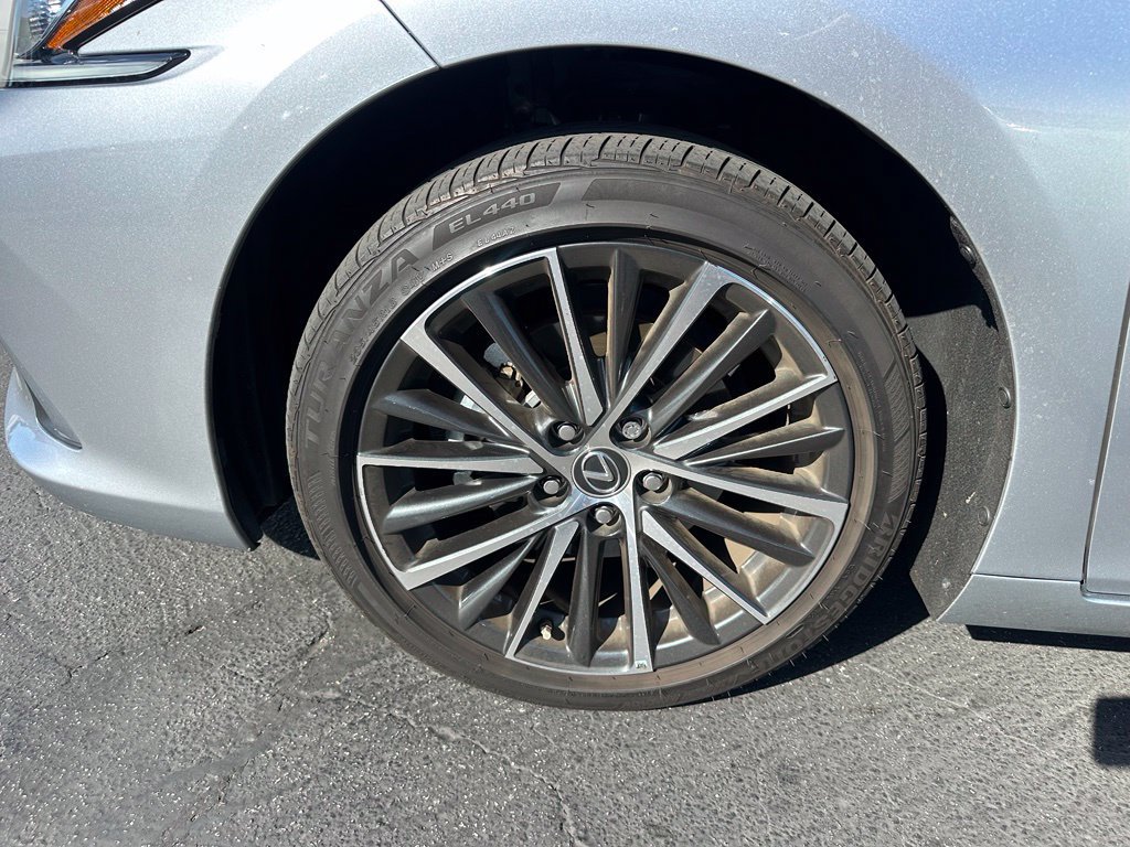 Used 2024 Lexus ES 350 w/ Premium Package FWD image 6