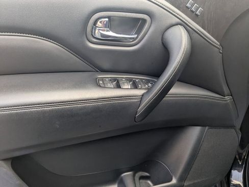 Used 2024 INFINITI QX80 Luxe image 23