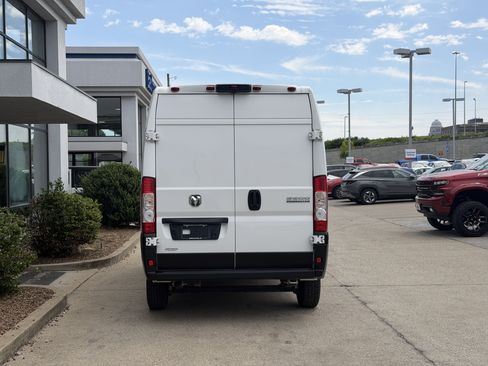 Used 2023 RAM ProMaster 2500 FWD image 6