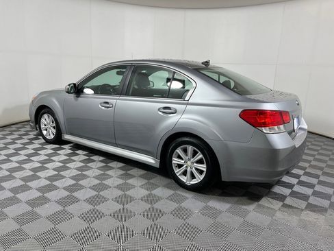Used 2011 Subaru Legacy 2.5i Premium image 2