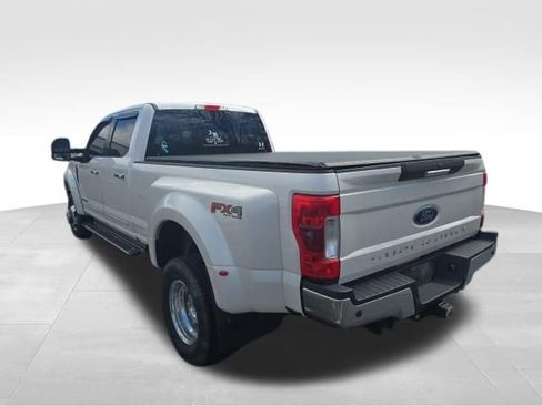 Used 2017 Ford F350 Lariat w/ Lariat Value Package image 4