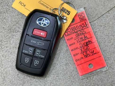 Used 2025 Toyota Sienna XSE w/ XSE Premium Package AWD/4WD image 32