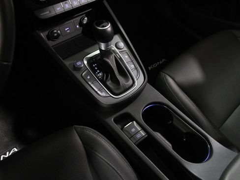 Certified 2022 Hyundai Kona Limited w/ Cargo Package image 15