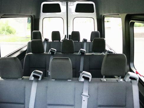Used 2024 Mercedes-Benz Sprinter 2500 image 29