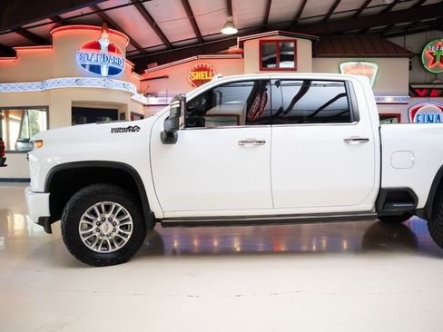 Used 2022 Chevrolet Silverado 2500 High Country w/ Technology Package image 35