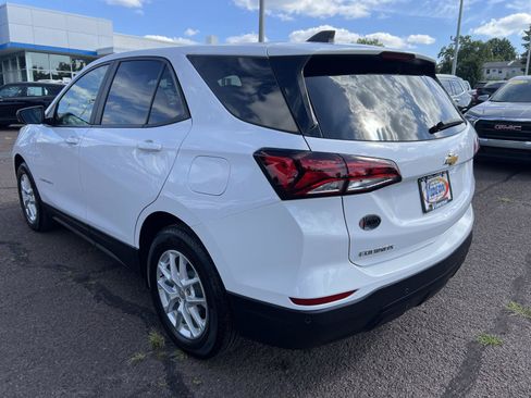 Used 2024 Chevrolet Equinox LS w/ LS Convenience Package FWD image 5