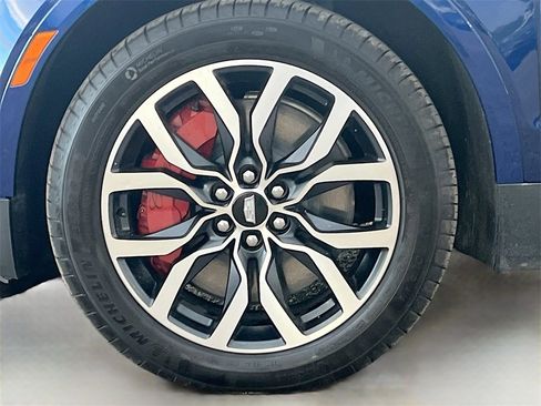 Used 2024 Cadillac XT5 Sportv w/ Platinum Package image 34