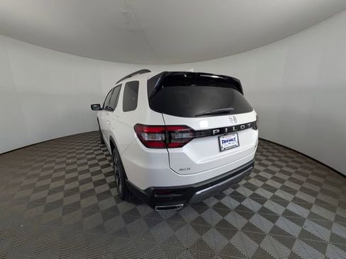 New 2026 Honda Pilot Touring image 13