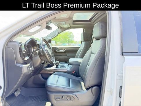 Used 2024 Chevrolet Silverado 1500 LT Trail Boss w/ LT Trail Boss Premium Package AWD/4WD image 8