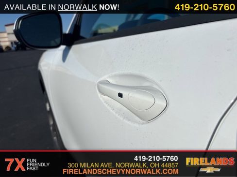 New 2025 Chevrolet Trax LT w/ Sunroof Package image 10