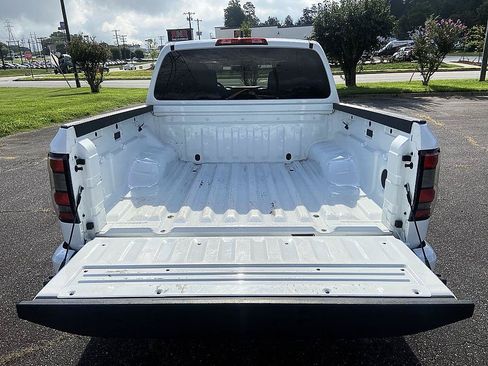 Used 2023 Nissan Frontier SV w/ Technology Package AWD/4WD image 16