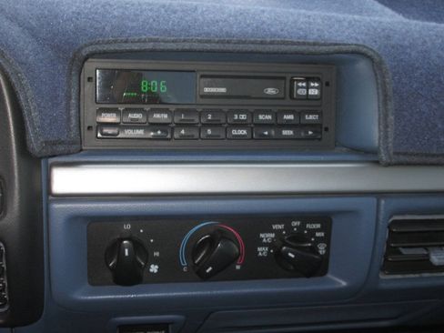 Used 1995 Ford F250 4x4 Regular Cab image 18